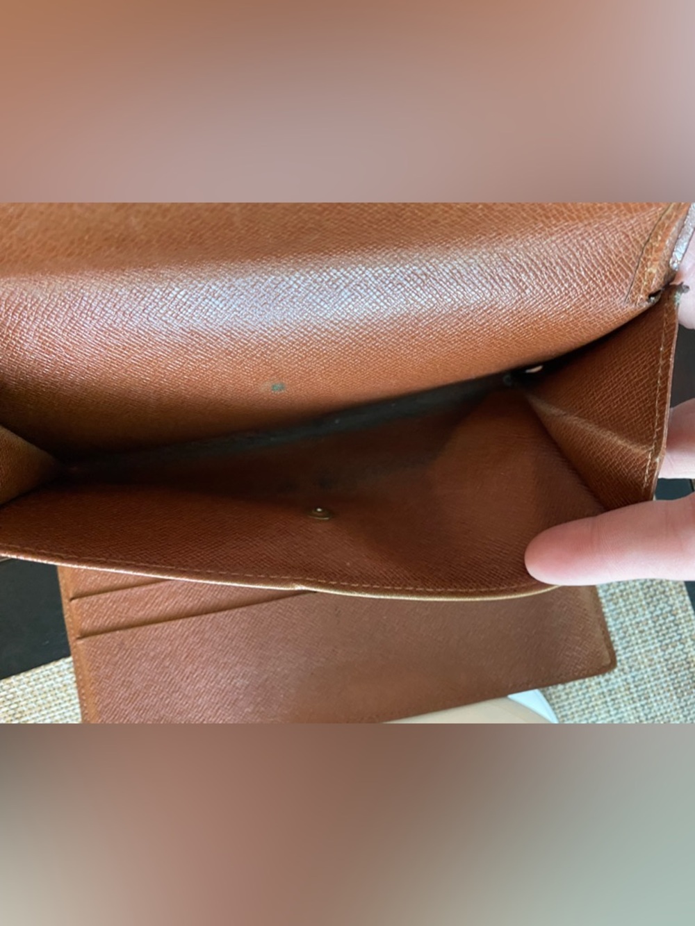 Louis Vuitton Monogram Canvas Wallet. Front snap closure with coin pouch - Picture 11 of 13